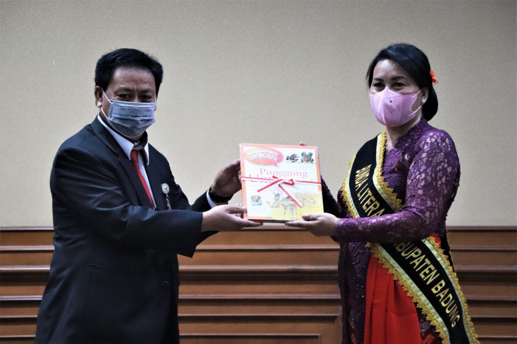 Ibu Bupati Dikukuhkan Sebagai Bunda Literasi